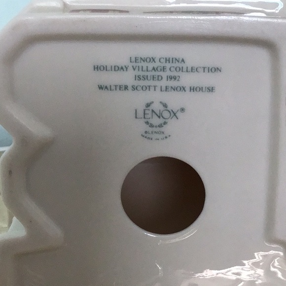Lenox China Holiday Village Collection Walter’s Scott Lenox House. - Picture 5 of 12
